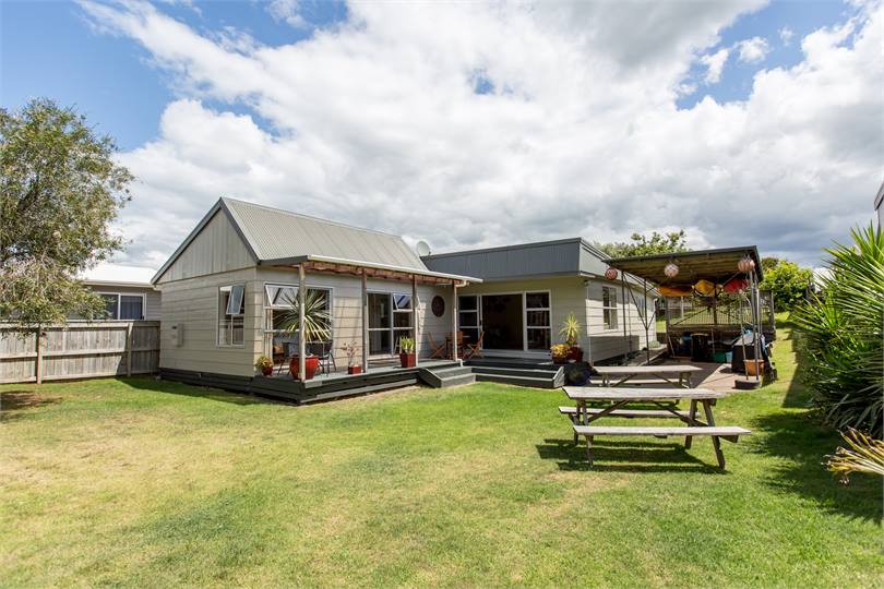 Very Spacious Holiday Home in Whangamata, Coromandel Whangamata Holiday Home for rent
