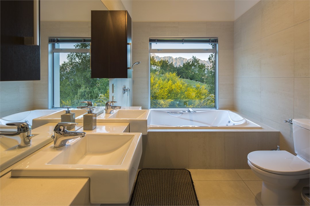 master ensuite with spa bath & separate shower