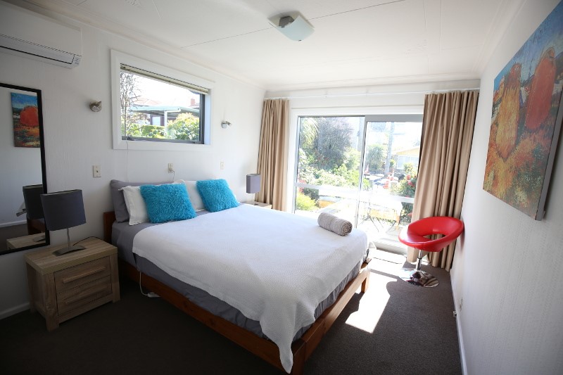 Room 3 with queen bed