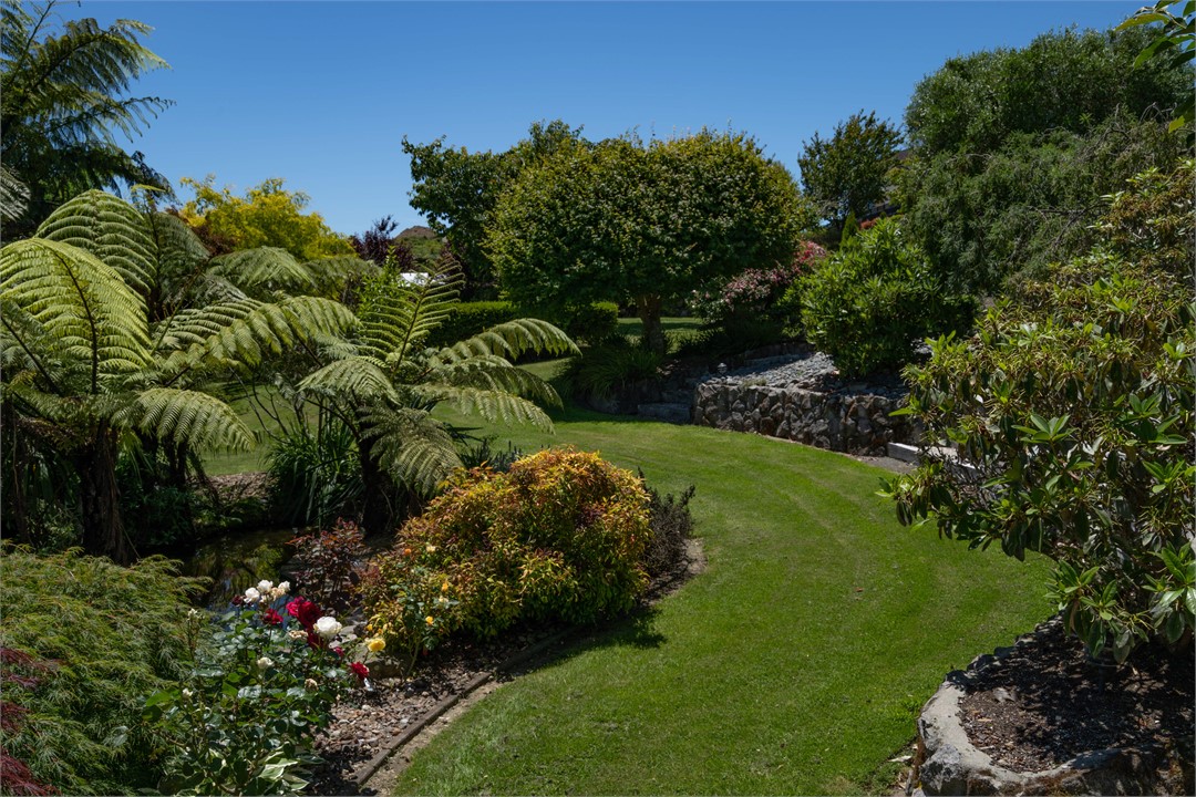 Mainicured Gardens & Fruit Trees