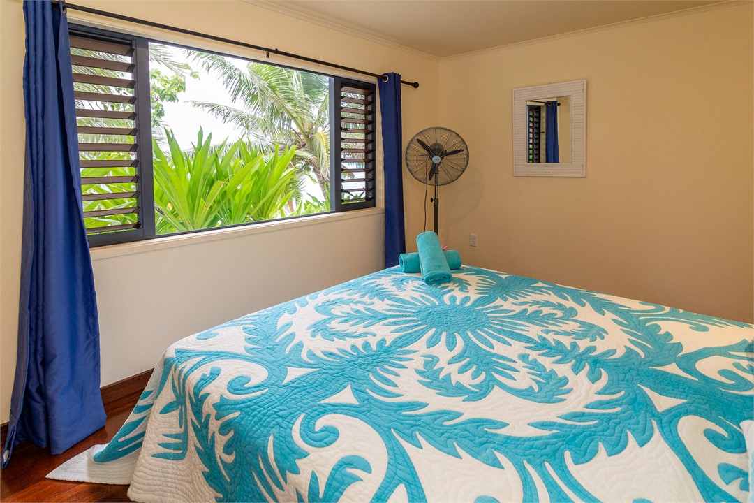 Bedroom 1 - downstairs King Bed w/ensuite