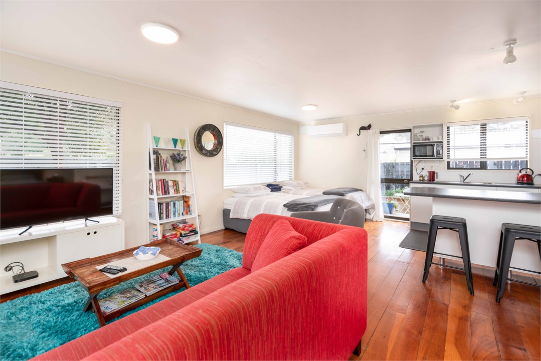 Common space-living, kitchen, 2 single beds