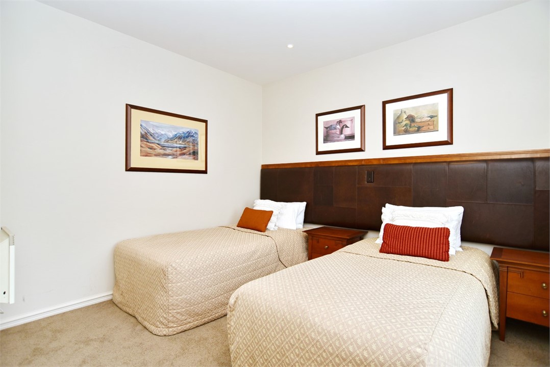 Bedroom 3 has 2 Single beds