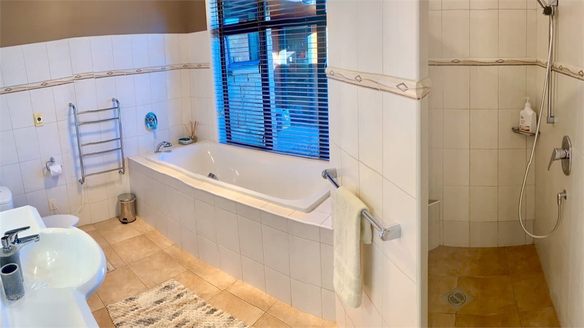 Kakapo Wing bathroom