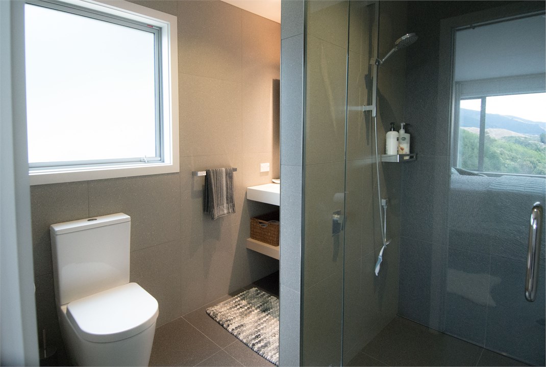 Master bedroom ensuite