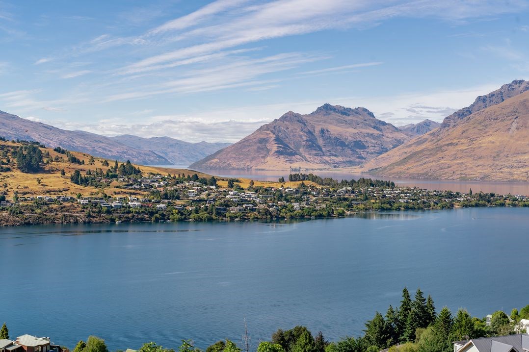 Vibrant Views (Bachcare) Queenstown Holiday Home for rent Holiday
