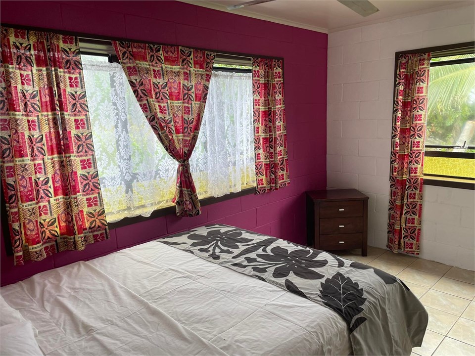 Bedroom 2: Queen Room