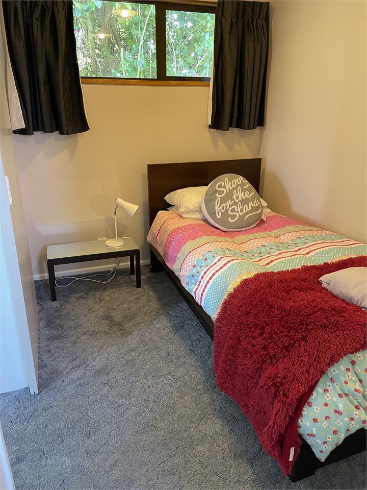 Single trundler bed, room adjoins master upstairs