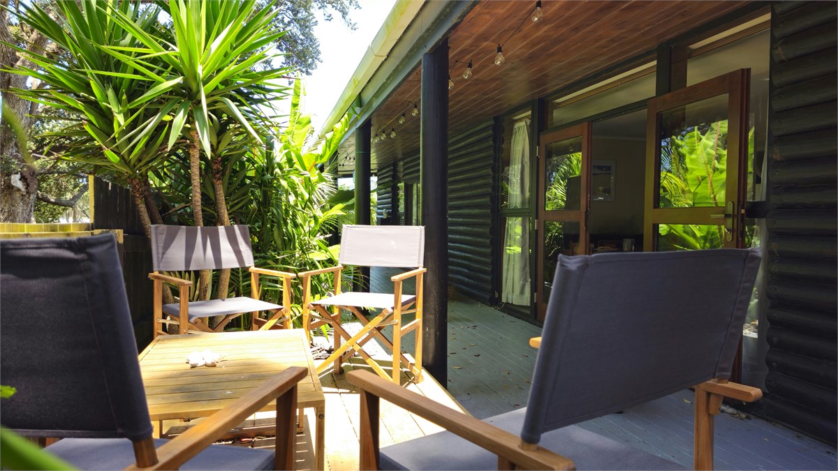 The small open deck right by lounge