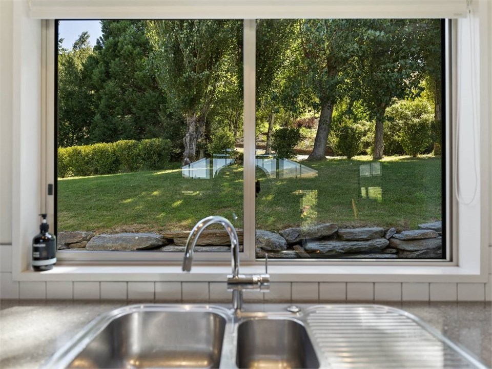 Pinnacle Villa Kitchen View