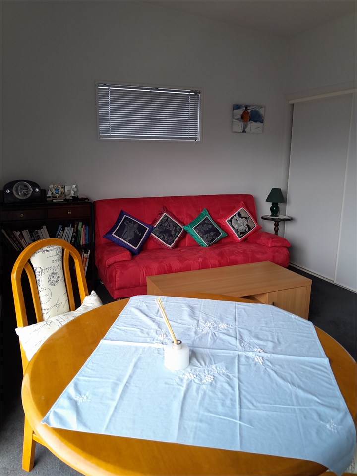 guest lounge, kettle, microwave,fridge, toaster et