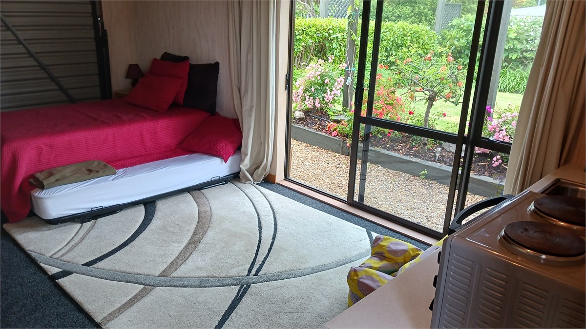 Rumpus / game room and 2 single beds