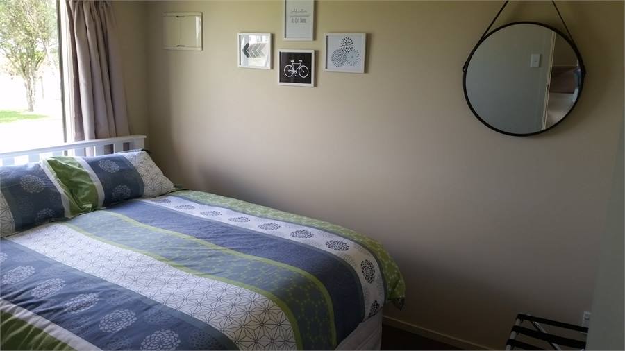 Bedroom 1 =Queen bed