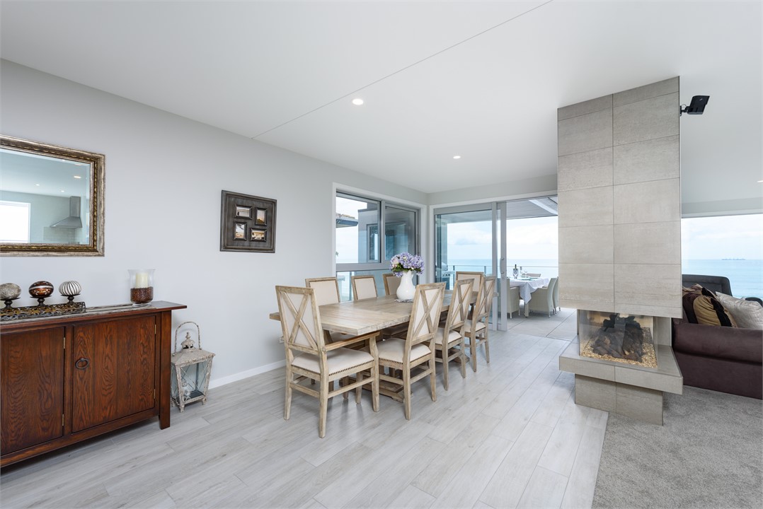 Dining with gas fire