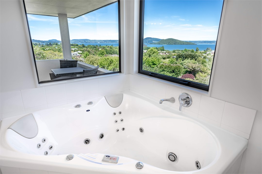 Spa bath master ensuite