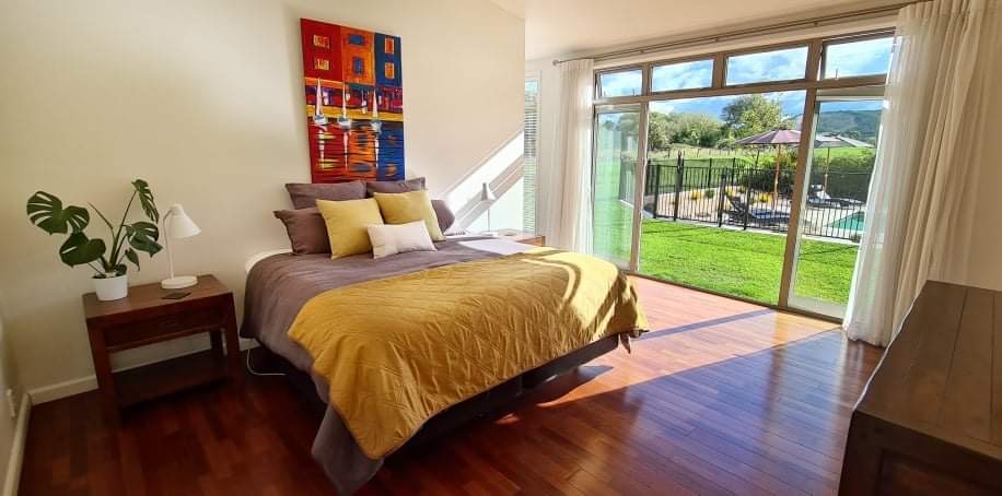 Super King Bedroom with ensuite can be split into 