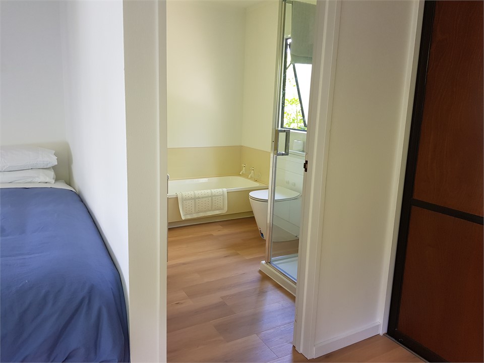 Shower, bath and toilet en-suite.