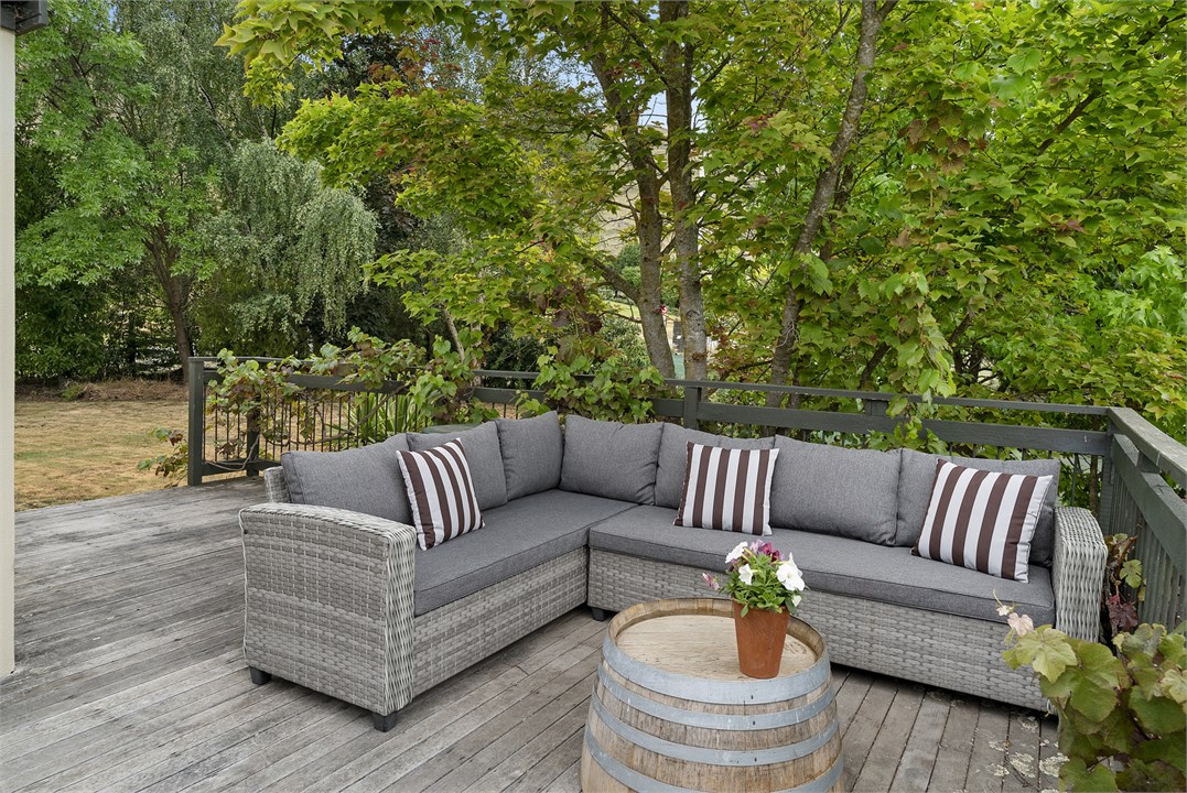 Sitting area outside on the deck