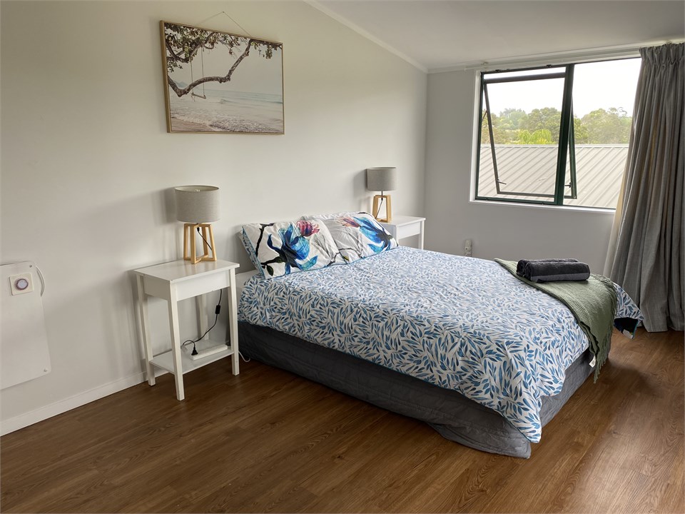 Downstairs queen bedroom