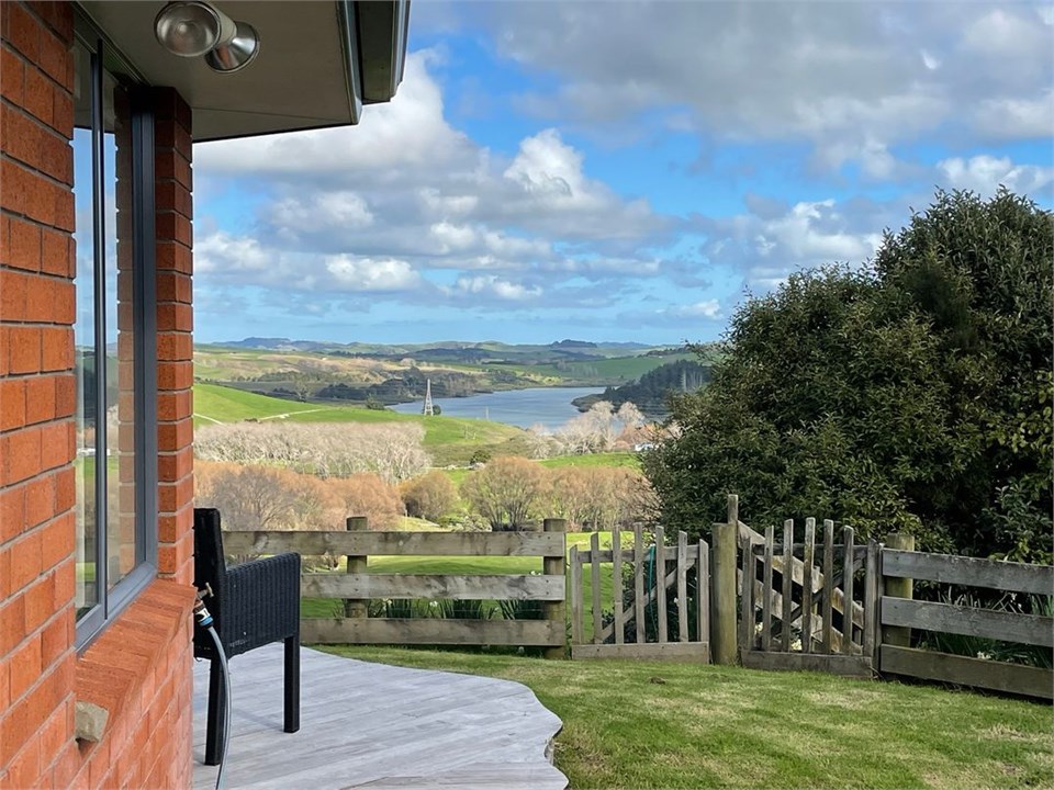 Kaiwaka Paradise (Bachcare) Maungaturoto Holiday Home for rent