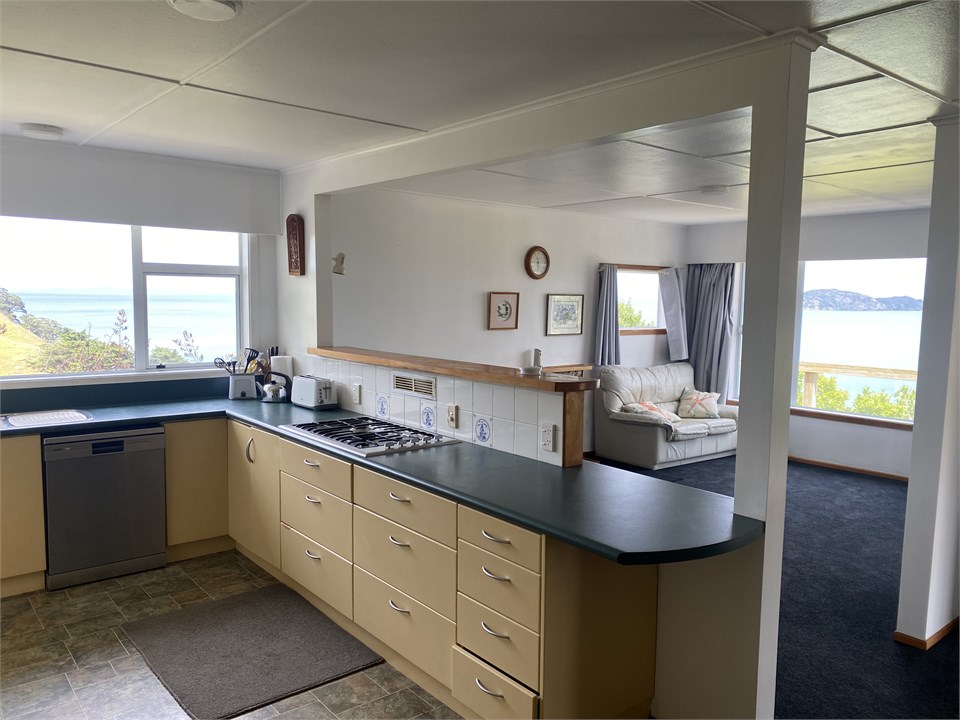 Wide open plan kitchen, dining and lounge space