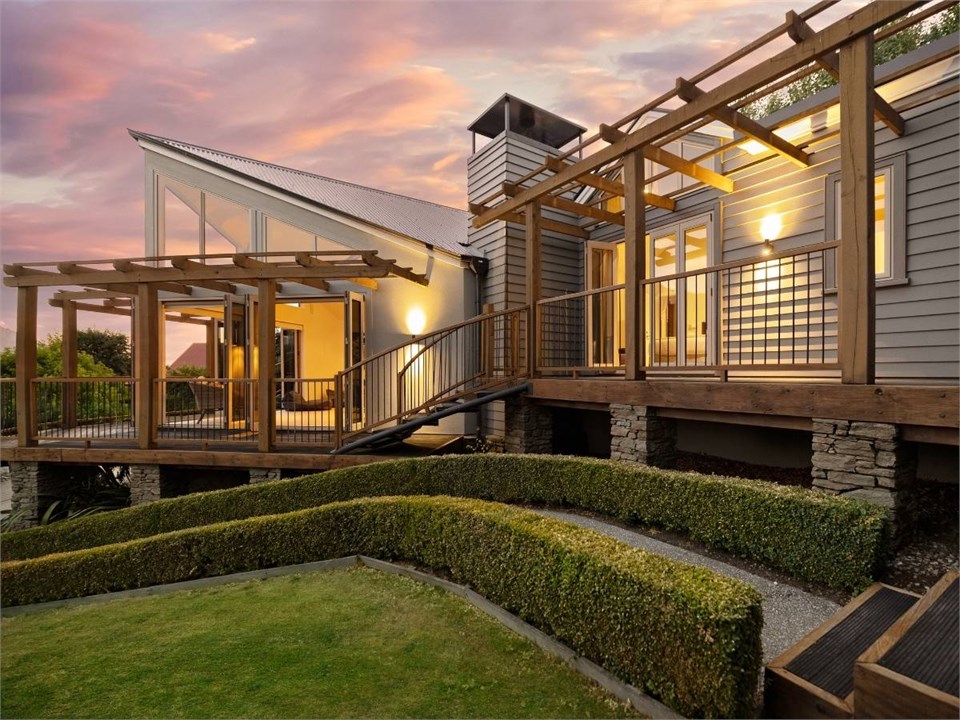 Pinnacle Villa Exterior Balcony