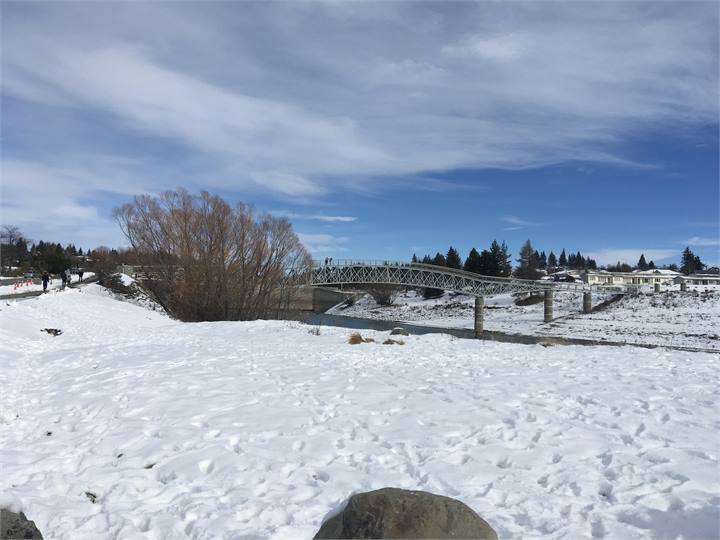 Walk bridge. 10minute walk