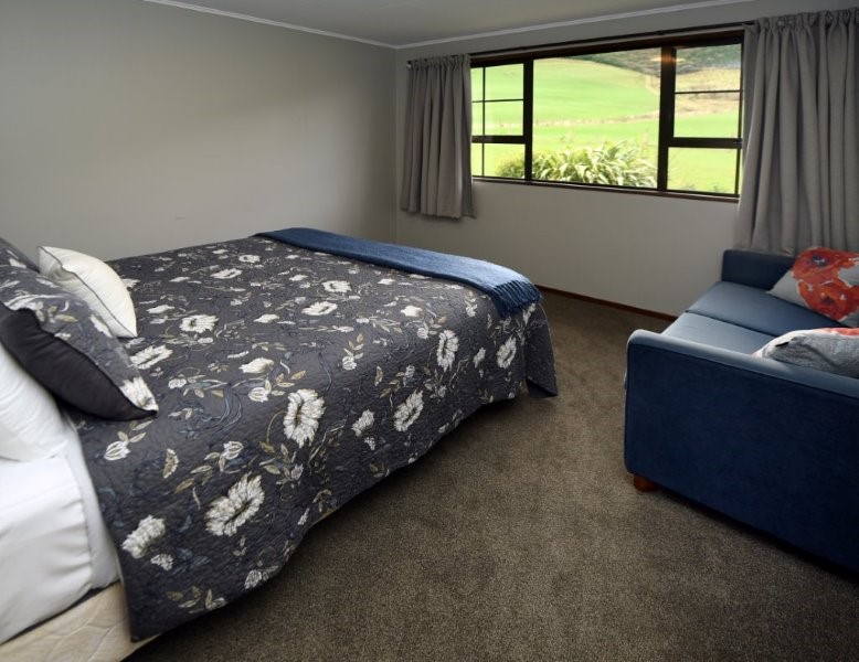 Queen Room with View of Bush and Farmland