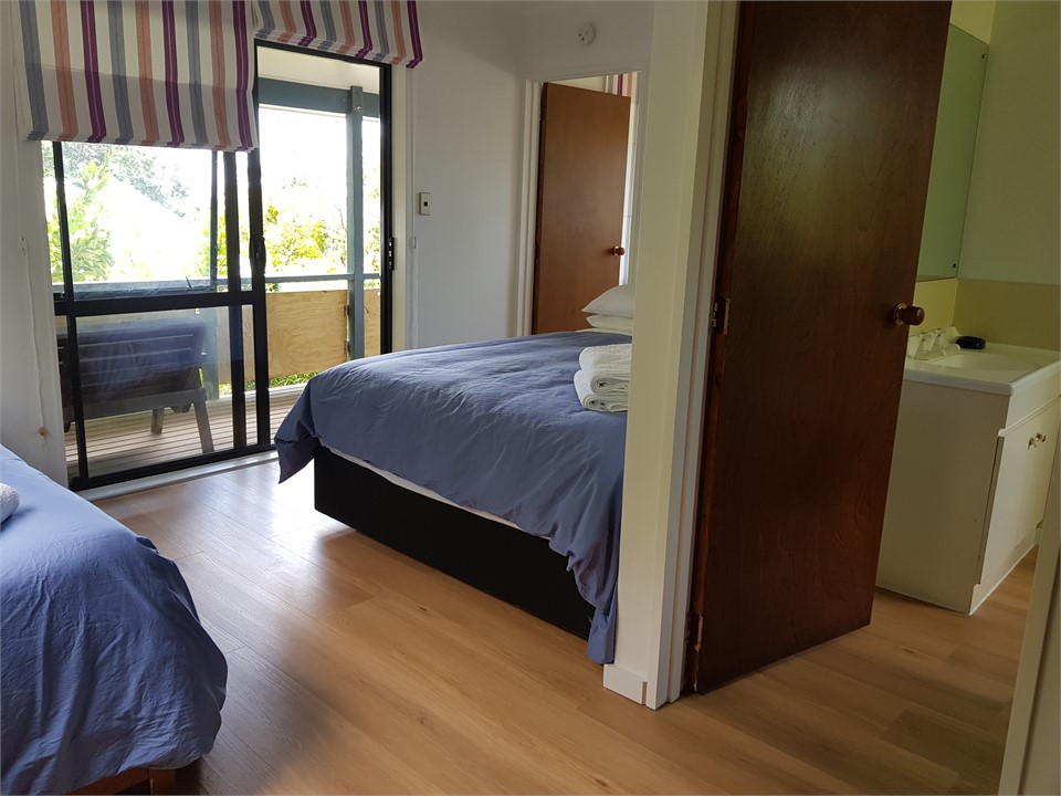 Comfortable queen sized bed and single bed.