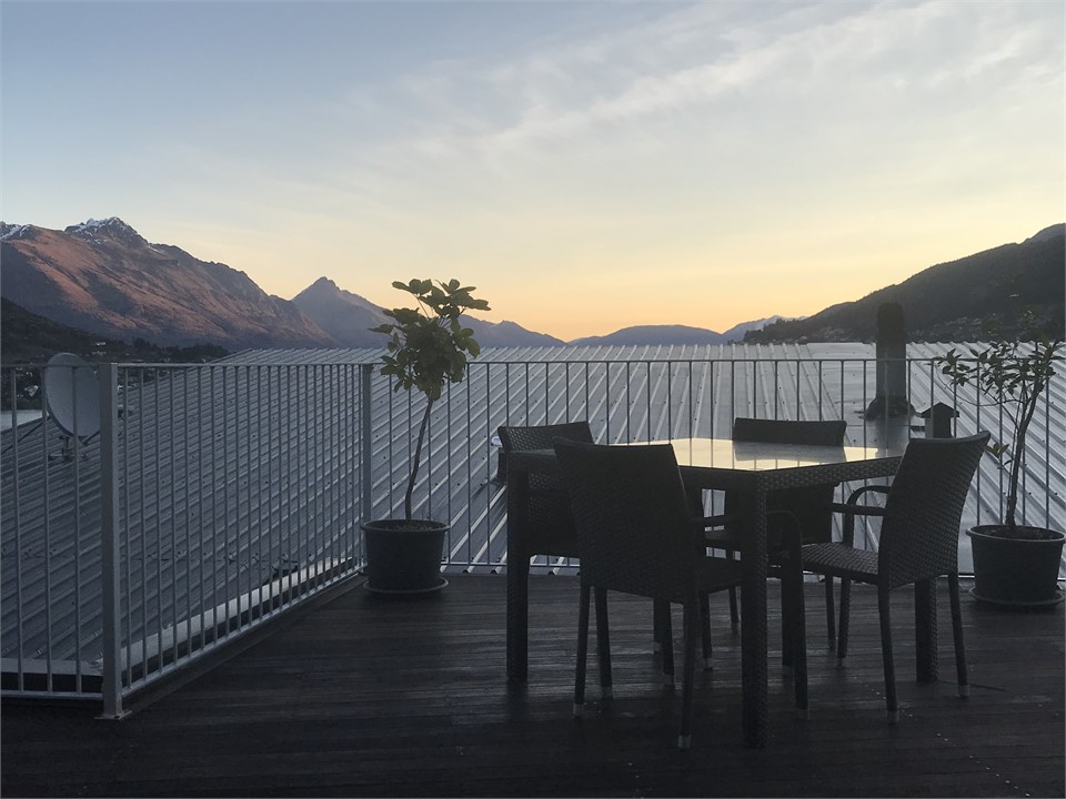 Fabulous BBQ deck to enjoy the warmer weather