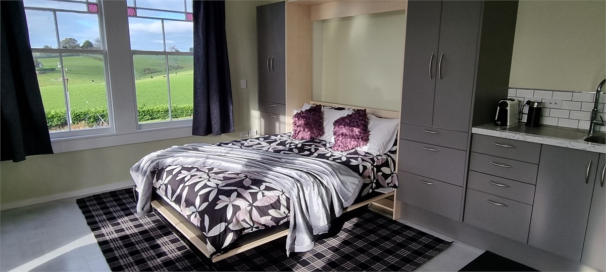 Comfortable queen bed