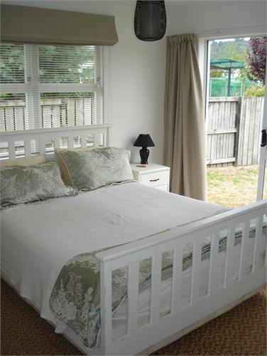 Main Bedroom Queen Bed