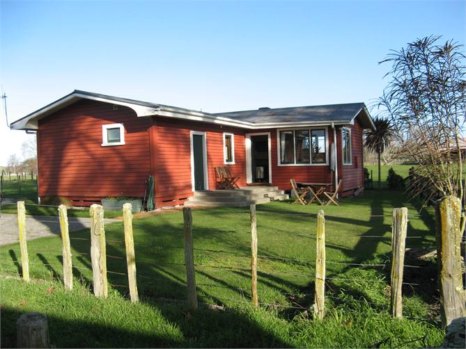 Ludlow Farmstay Cottage/B & B Otane Cottage for rent Holiday Houses