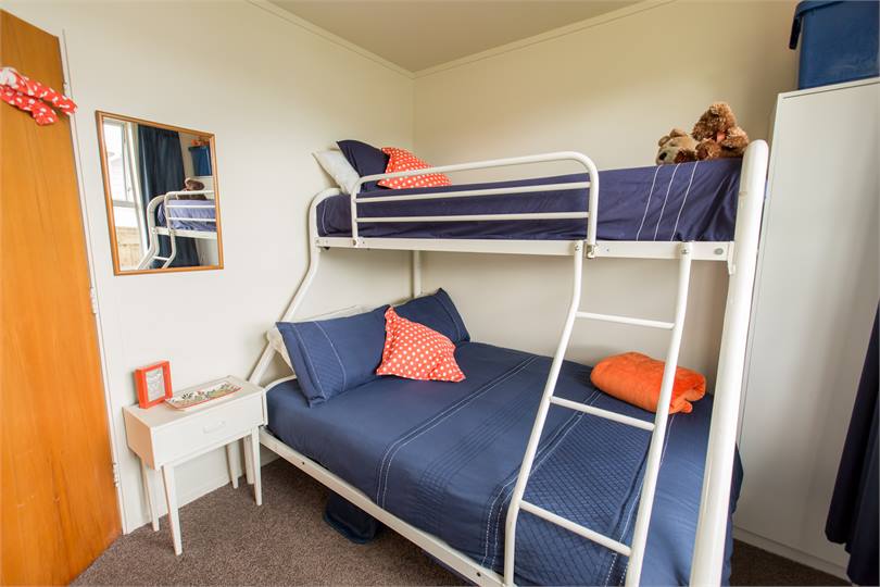 Bedroom 2 ( 1 double 1 single)