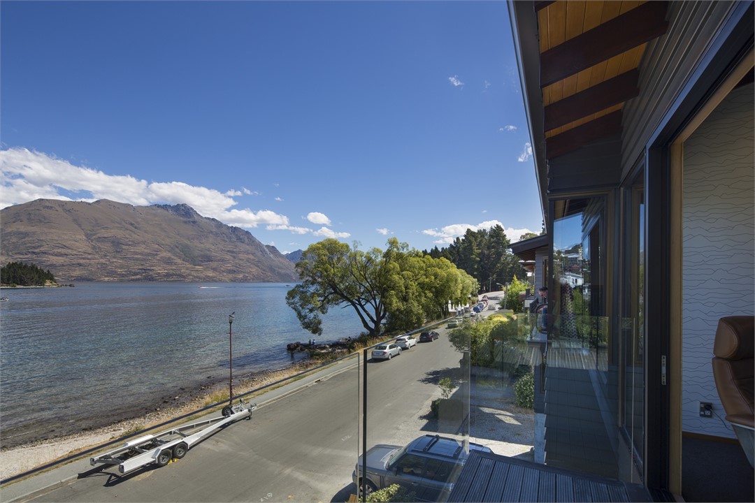 Open the front balcony to admire the location