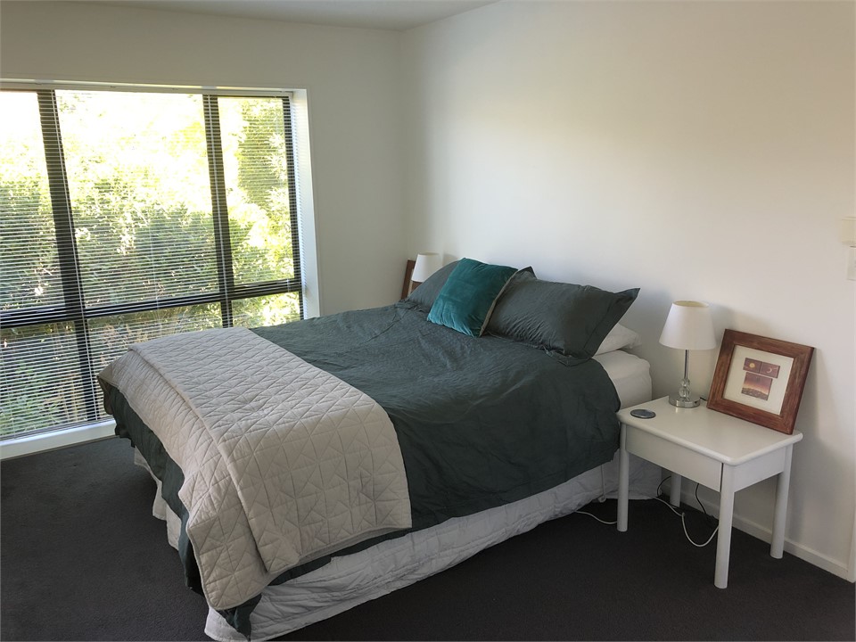 Master bedroom - king bed