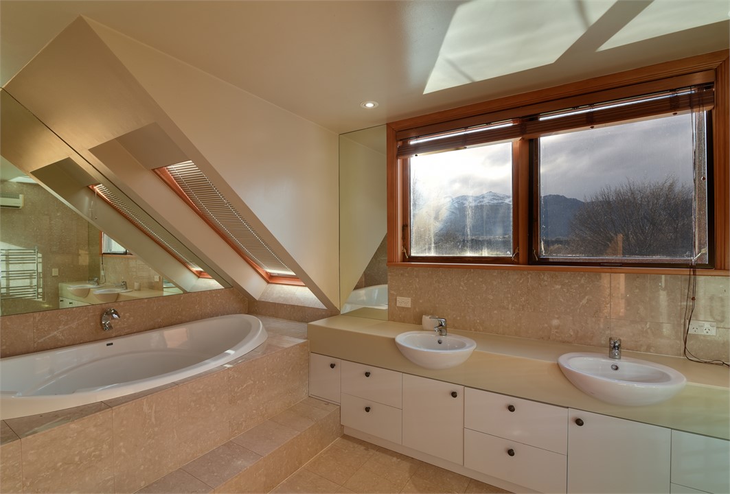Master Ensuite