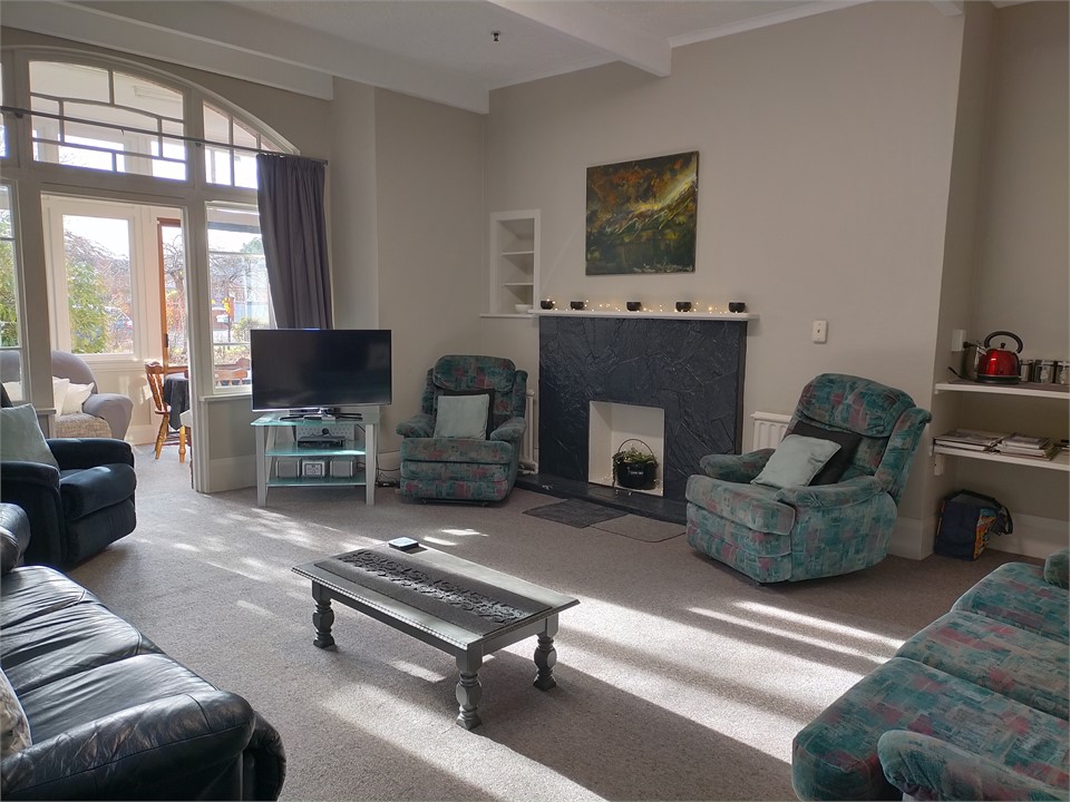 Lovett Lodge - Large Guest Lounge