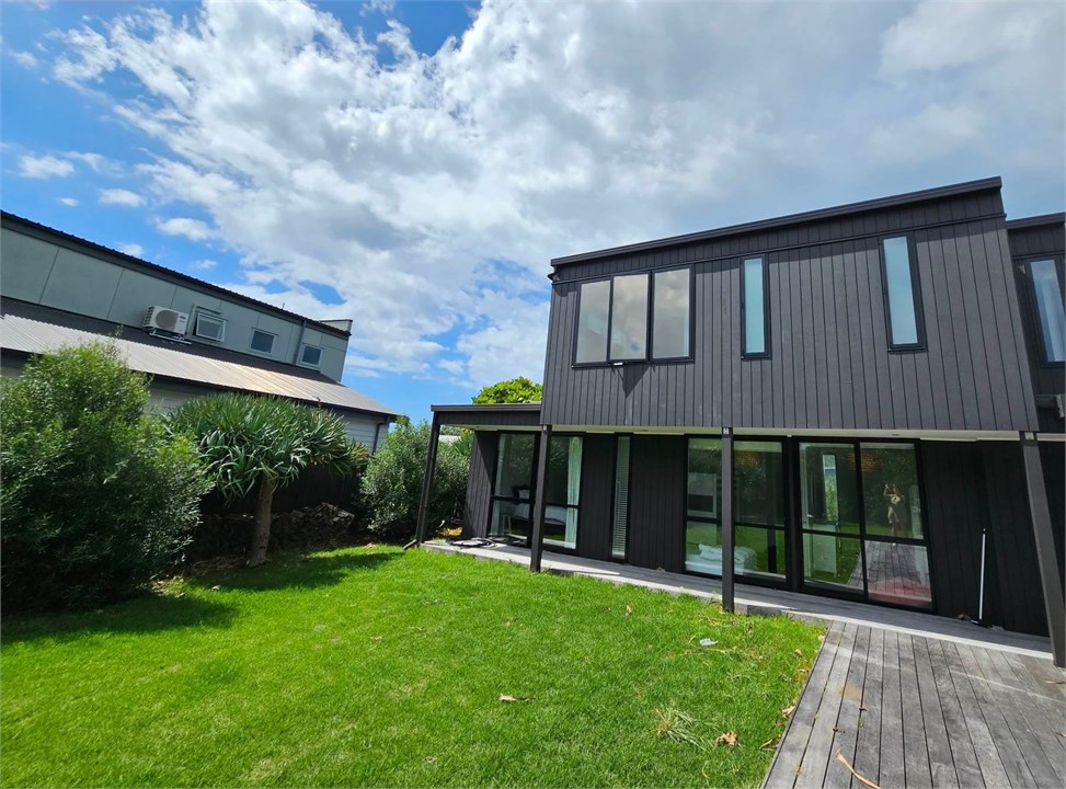 TOHORA TREASURE Omaha Beach Beach House for rent Holiday Houses