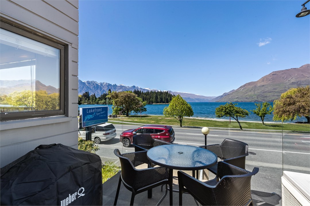 Lakefront Gem | Absolute Waterfront Aura Queenstow