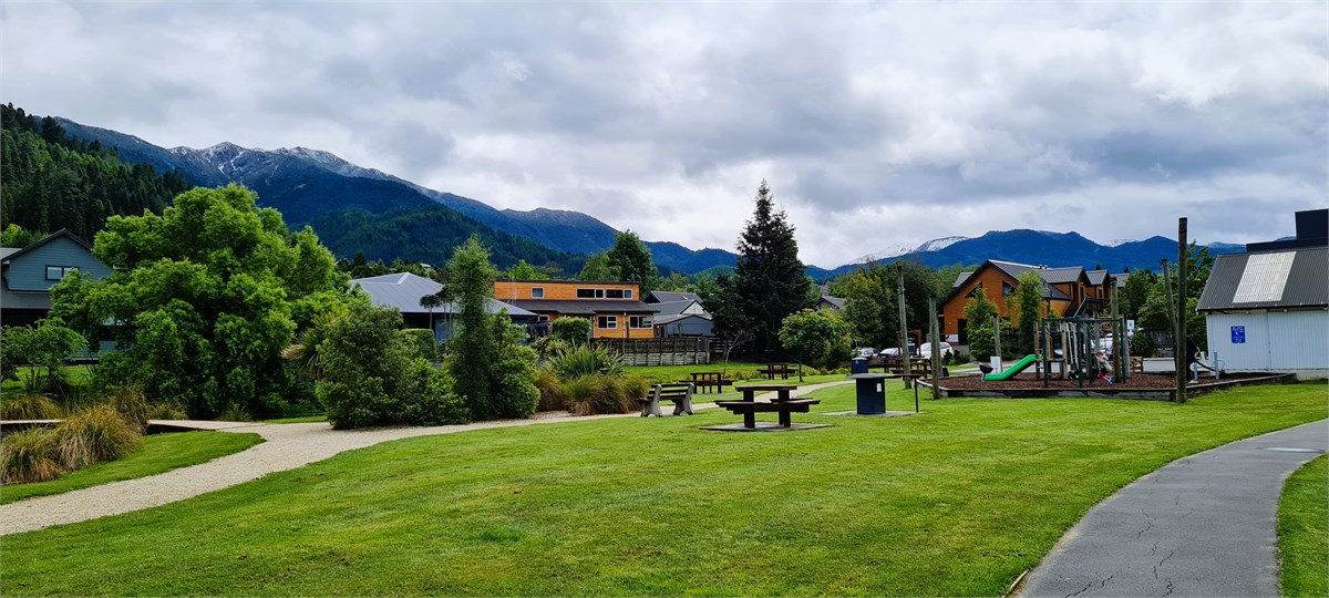 Chisholm Park playground