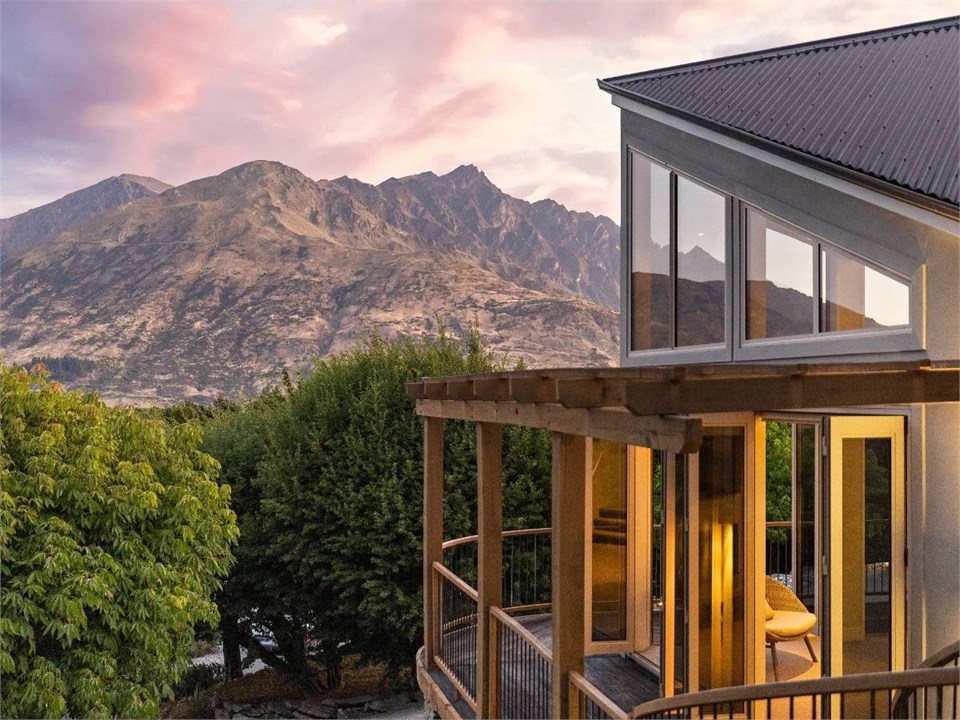 Pinnacle Villa Mountain Views