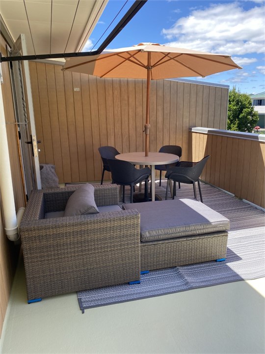 Back South deck & clothesline
