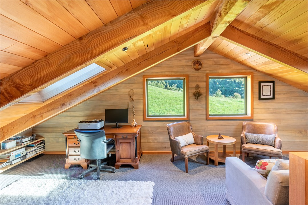 Lounge / Office upstairs