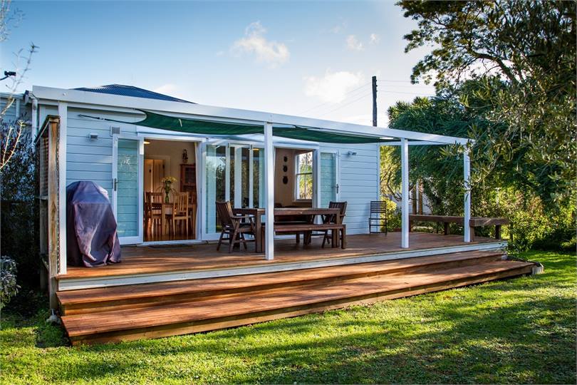 Covered back deck for entertaining