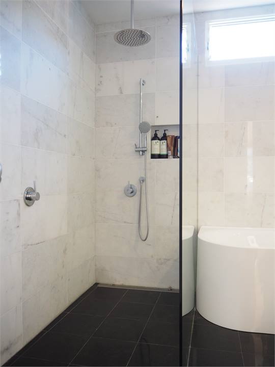 IMG_8144 Main Bathroom