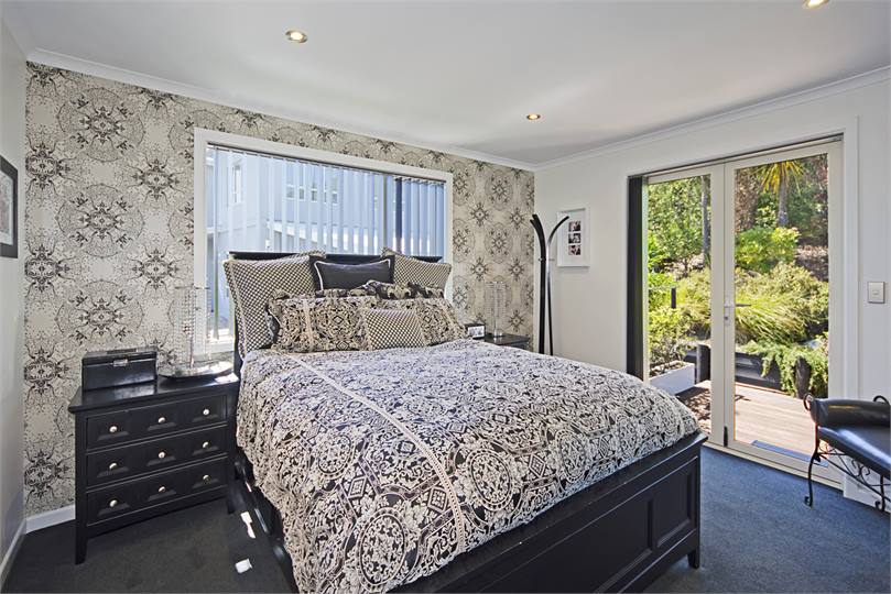 Master bedroom with Queen Bed