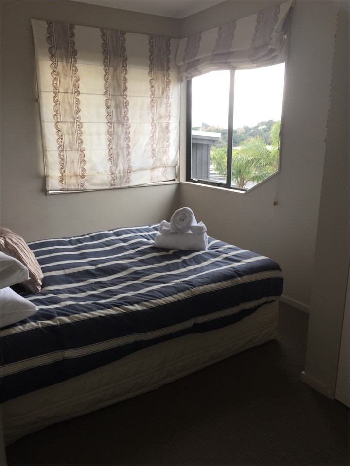 bedroom 2 double bed on 4 bed side