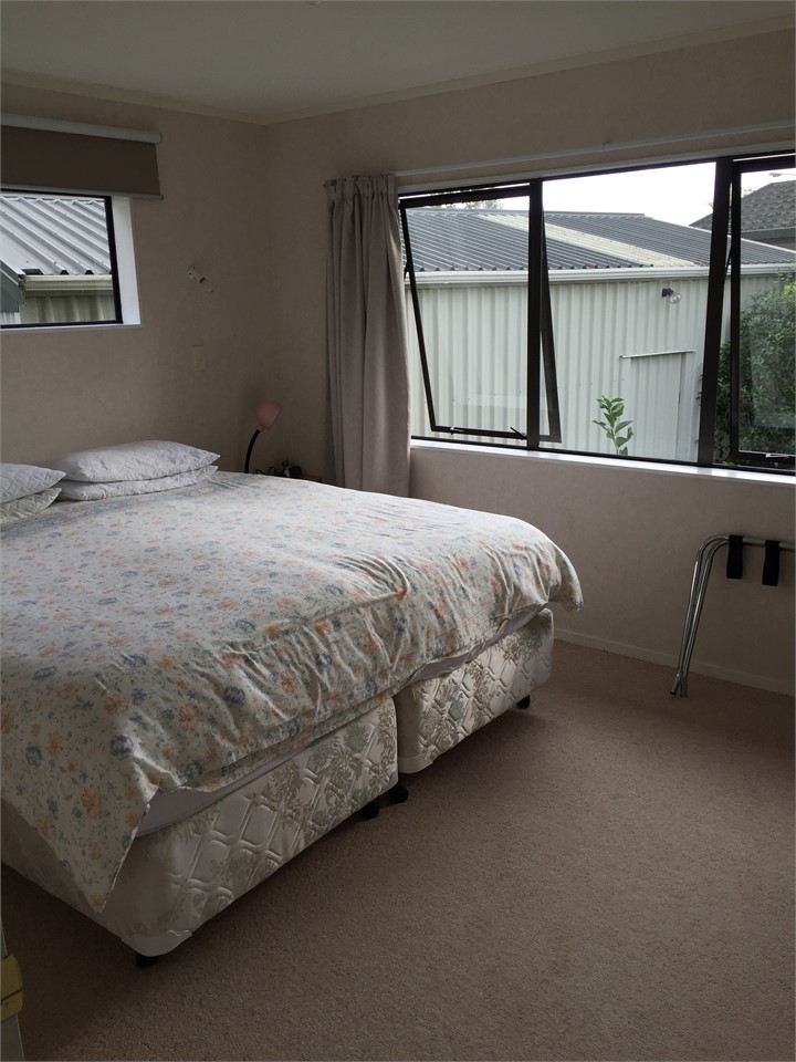 1st bedroom - 1 x Superking