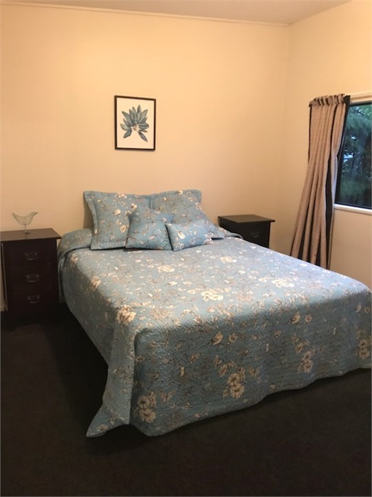 Bedroom 1 (Master) Kingsize bed, with bedside cabi